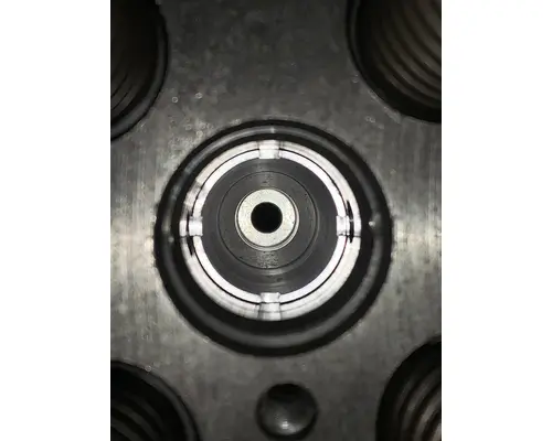 DETROIT DIESEL DD15 Cylinder Head