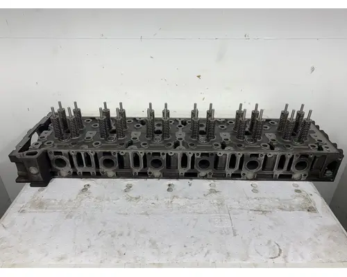 DETROIT DIESEL DD15 Cylinder Head