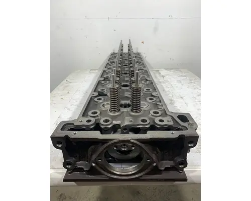 DETROIT DIESEL DD15 Cylinder Head