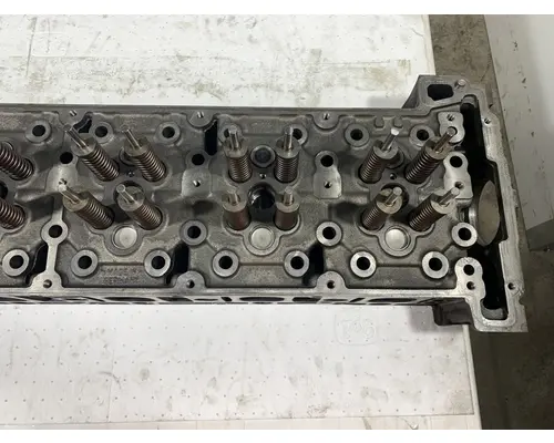 DETROIT DIESEL DD15 Cylinder Head