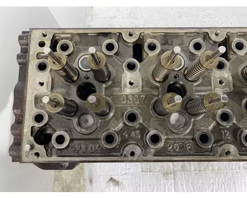 DETROIT DIESEL DD15 Cylinder Head