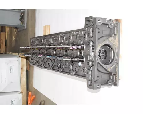 DETROIT DIESEL DD15 Cylinder Head