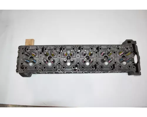 DETROIT DIESEL DD15 Cylinder Head