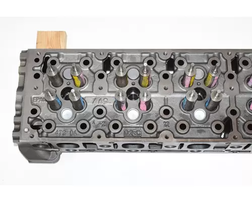 DETROIT DIESEL DD15 Cylinder Head