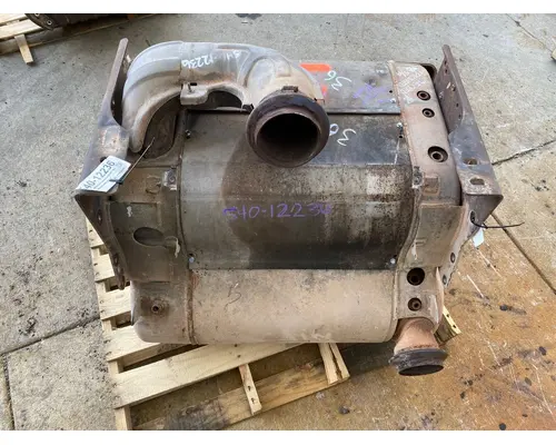 DETROIT DIESEL DD15 DPF (Diesel Particulate Filter)