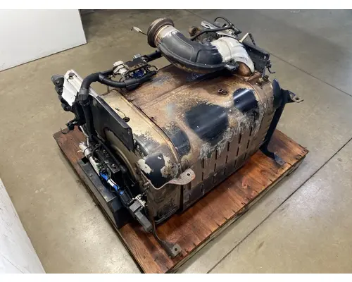 DETROIT DIESEL DD15 DPF (Diesel Particulate Filter)
