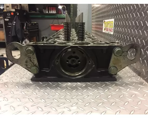 DETROIT DIESEL DD15 Engine Cylinder Head