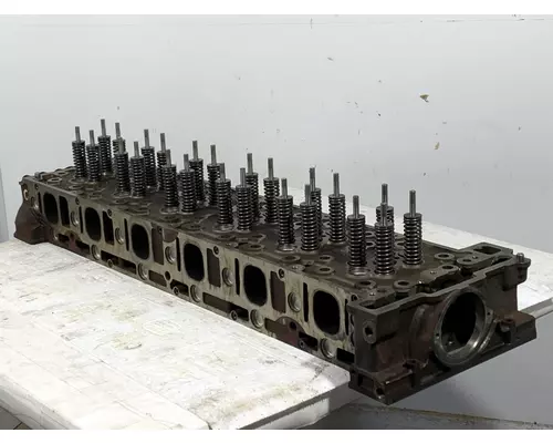 DETROIT DIESEL DD15 Engine Cylinder Head