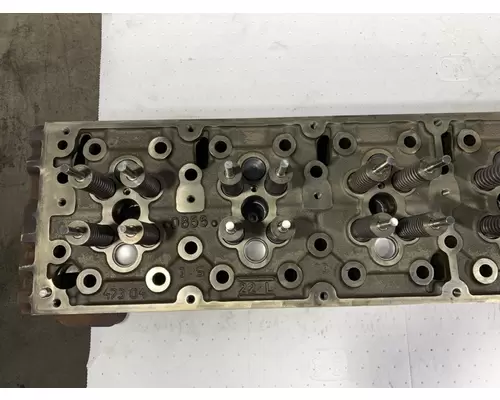 DETROIT DIESEL DD15 Engine Cylinder Head