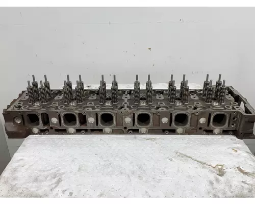 DETROIT DIESEL DD15 Engine Cylinder Head