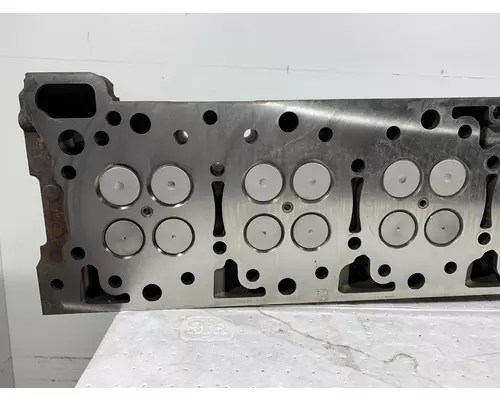 DETROIT DIESEL DD15 Engine Cylinder Head