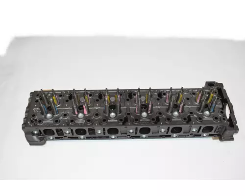 DETROIT DIESEL DD15 Engine Cylinder Head