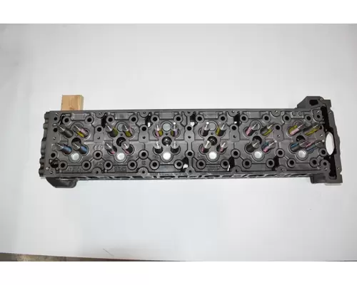 DETROIT DIESEL DD15 Engine Cylinder Head