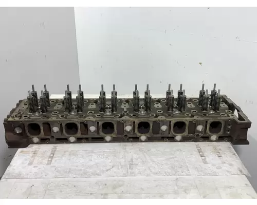 DETROIT DIESEL DD15 Engine Cylinder Head