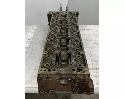 DETROIT DIESEL DD15 Engine Cylinder Head