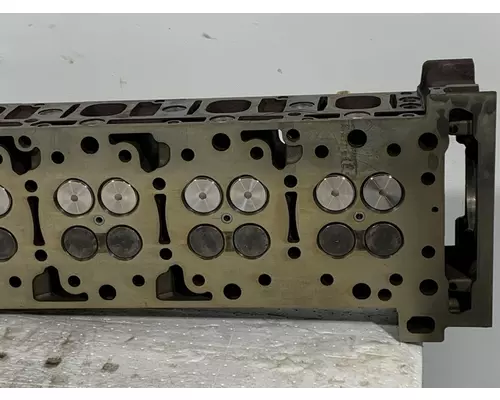 DETROIT DIESEL DD15 Engine Cylinder Head