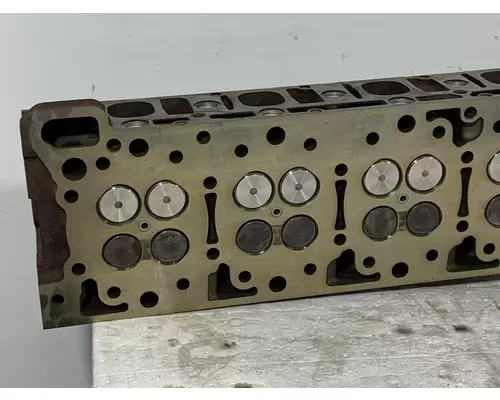 DETROIT DIESEL DD15 Engine Cylinder Head