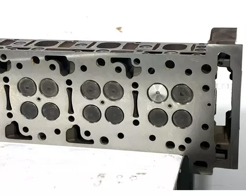 DETROIT DIESEL DD15 Engine Cylinder Head