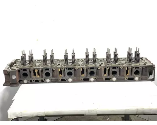 DETROIT DIESEL DD15 Engine Cylinder Head