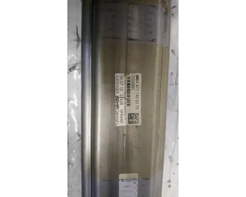 DETROIT DIESEL DD15 Engine Oil Cooler