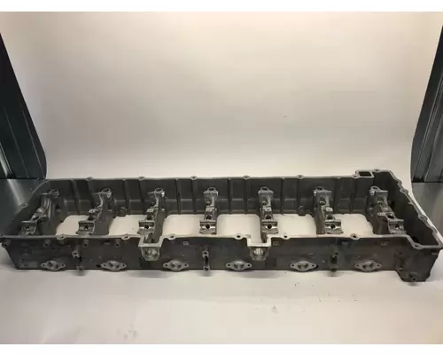 DETROIT DIESEL DD15 Valve Cover Base