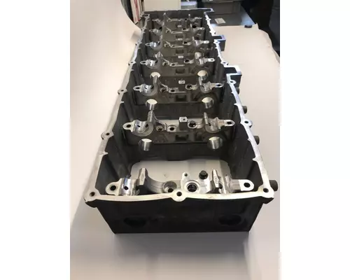 DETROIT DIESEL DD15 Valve Cover Base