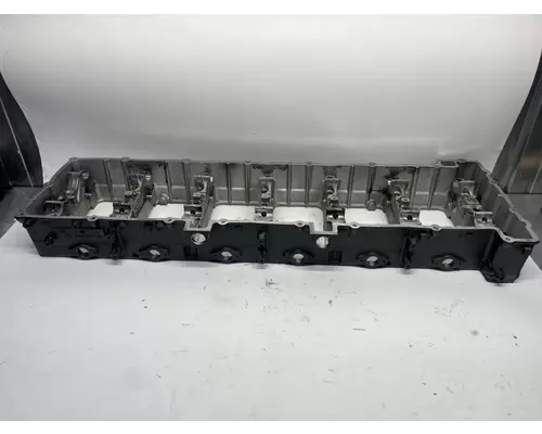 DETROIT DIESEL DD15 Valve Cover Base