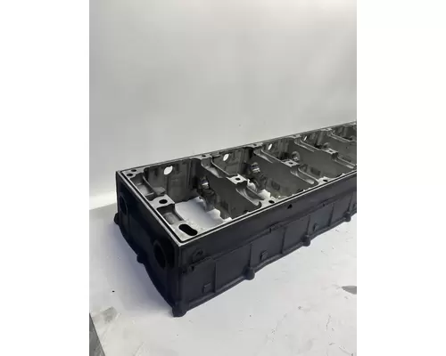 DETROIT DIESEL DD15 Valve Cover Base