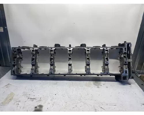 DETROIT DIESEL DD15 Valve Cover Base