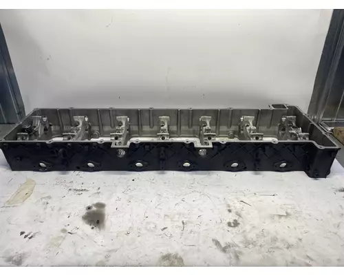 DETROIT DIESEL DD15 Valve Cover Base