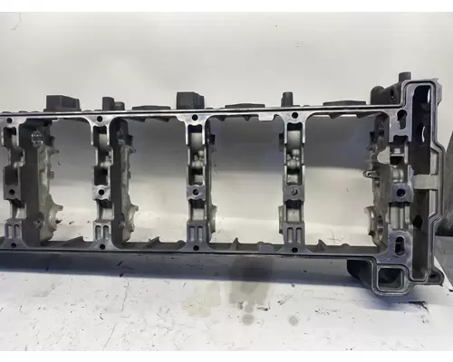 DETROIT DIESEL DD15 Valve Cover Base