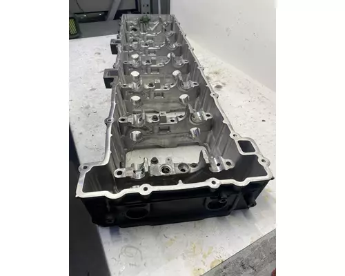 DETROIT DIESEL DD15 Valve Cover