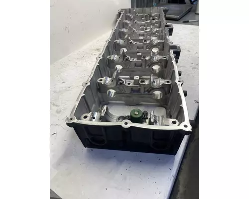 DETROIT DIESEL DD15 Valve Cover