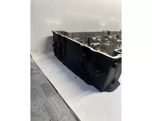 DETROIT DIESEL DD15 Valve Cover