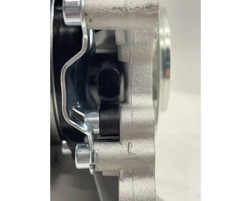 DETROIT DIESEL DD15 Water Pump