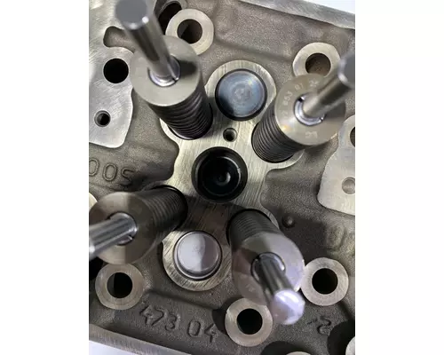 DETROIT DIESEL DD16 Cylinder Head