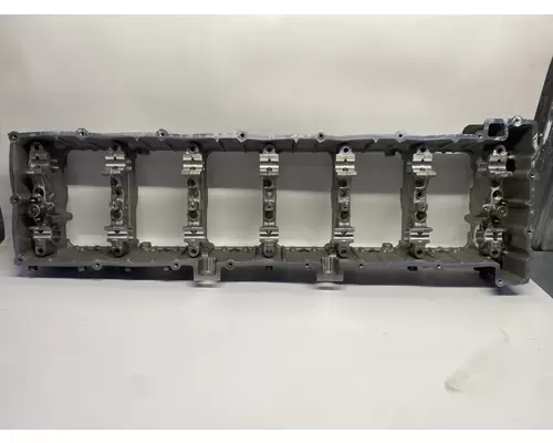 DETROIT DIESEL DD16 Valve Cover