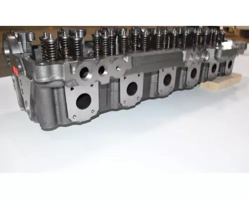 DETROIT DIESEL Series 60 14.0L Engine Cylinder Head