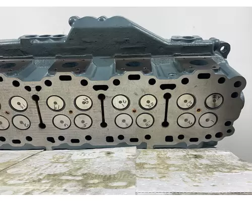 DETROIT DIESEL Series 60 DDEC III 12.7L Engine Cylinder Head