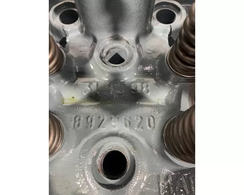 DETROIT DIESEL Series 60 DDEC III 12.7L Engine Cylinder Head