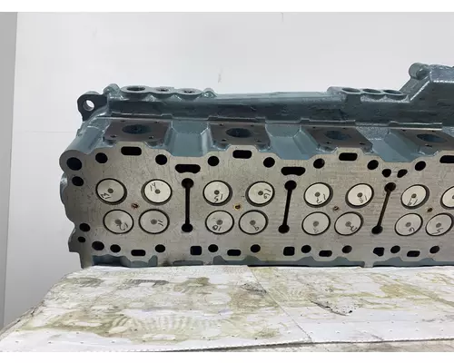 DETROIT DIESEL Series 60 DDEC III 12.7L Engine Cylinder Head