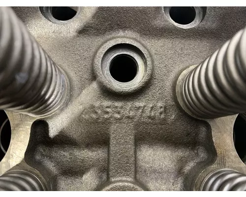 DETROIT DIESEL Series 60 DDEC VI 14.0L Engine Cylinder Head