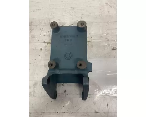 DETROIT DIESEL Series 60 Engine Bracket