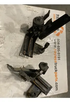 DETROIT 5700 Engine Mounts