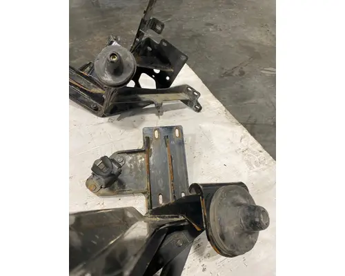 DETROIT 5700 Engine Mounts