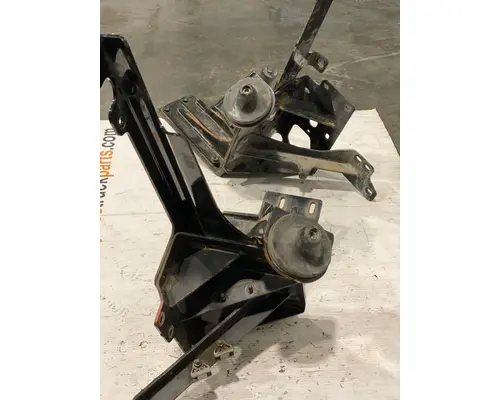 DETROIT 5700 Engine Mounts