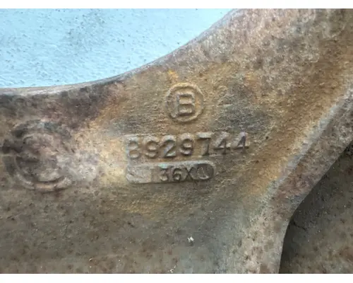 DETROIT 8929744 Engine Mounts