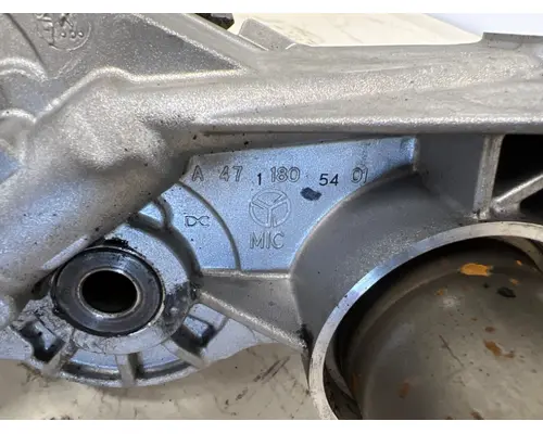 DETROIT A4711805401 Oil Pump