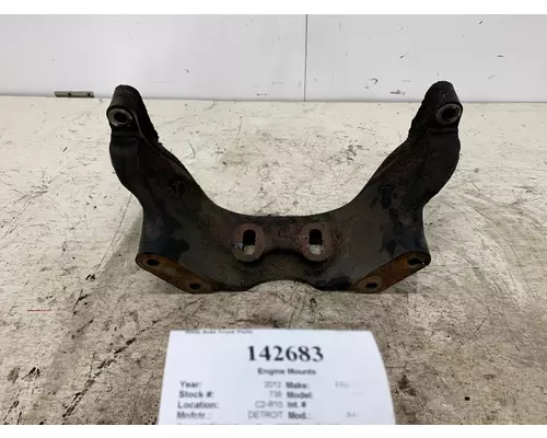 DETROIT A4722230704 Engine Mounts