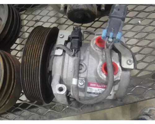 DETROIT DD13 / DD15 Air Conditioner Compressor